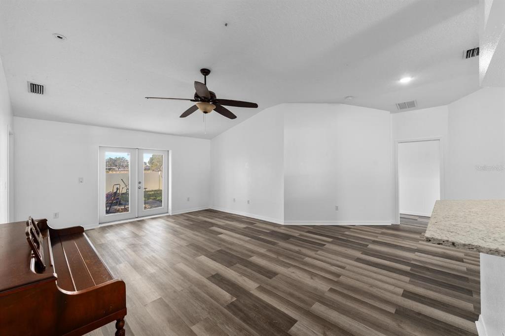 3609 TRAPNELL GROVE LOOP, PLANT CITY, FL — photo 3 of 18