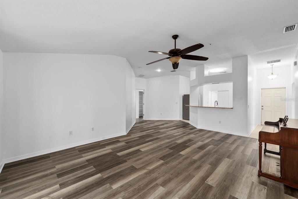 3609 TRAPNELL GROVE LOOP, PLANT CITY, FL — photo 5 of 18