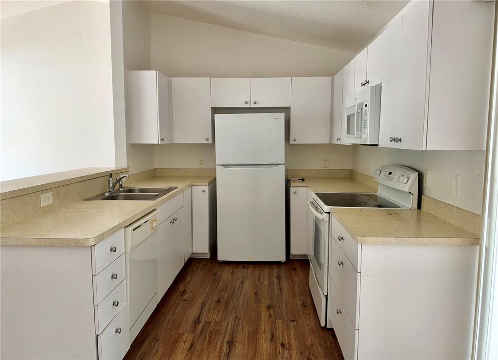 1900 N LIME AVENUE, SARASOTA, FL — photo 5 of 17