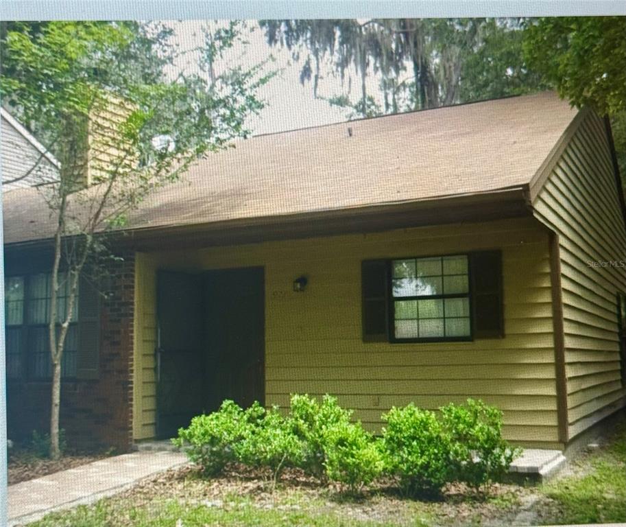 971 VILLAGE DRIVE