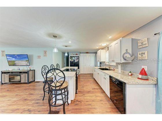 921 FAITH CIRCLE E UNIT 40, BRADENTON, FL — photo 5 of 30
