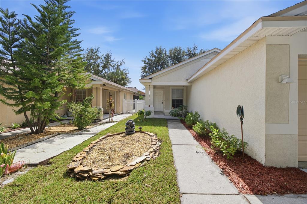 11426 BAY GARDENS LOOP, RIVERVIEW, FL — photo 2 of 27