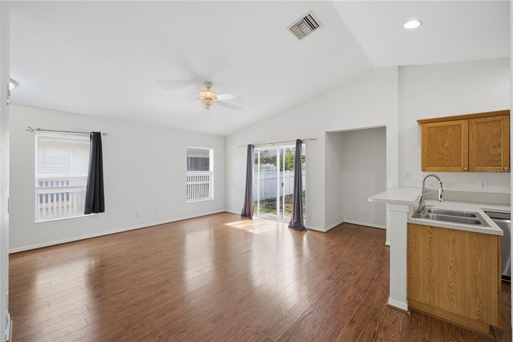 11426 BAY GARDENS LOOP, RIVERVIEW, FL — photo 4 of 27