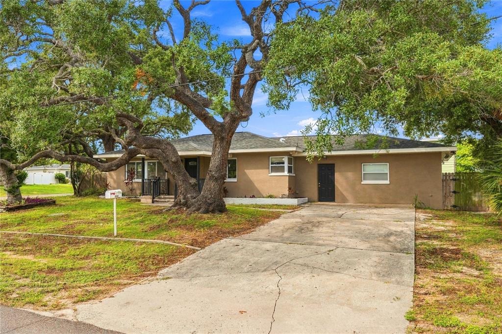 10719 CHEROKEE DRIVE, ST PETERSBURG, FL — photo 2 of 30