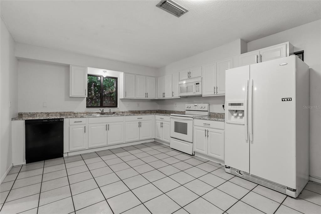 4749 DAVID AVENUE, SARASOTA, FL — photo 4 of 30