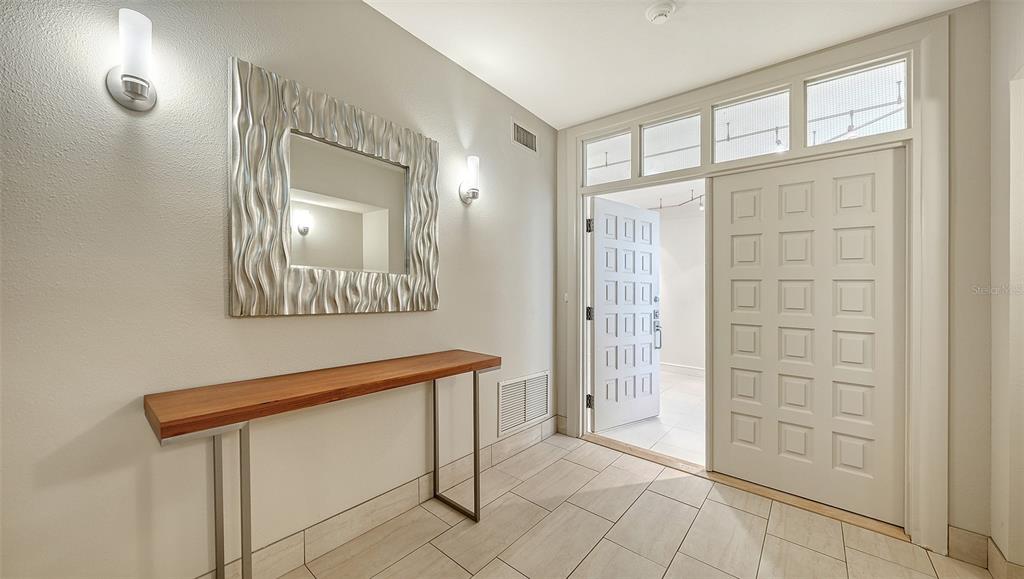 2550 HARBOURSIDE DRIVE UNIT 334, LONGBOAT KEY, FL — photo 5 of 30
