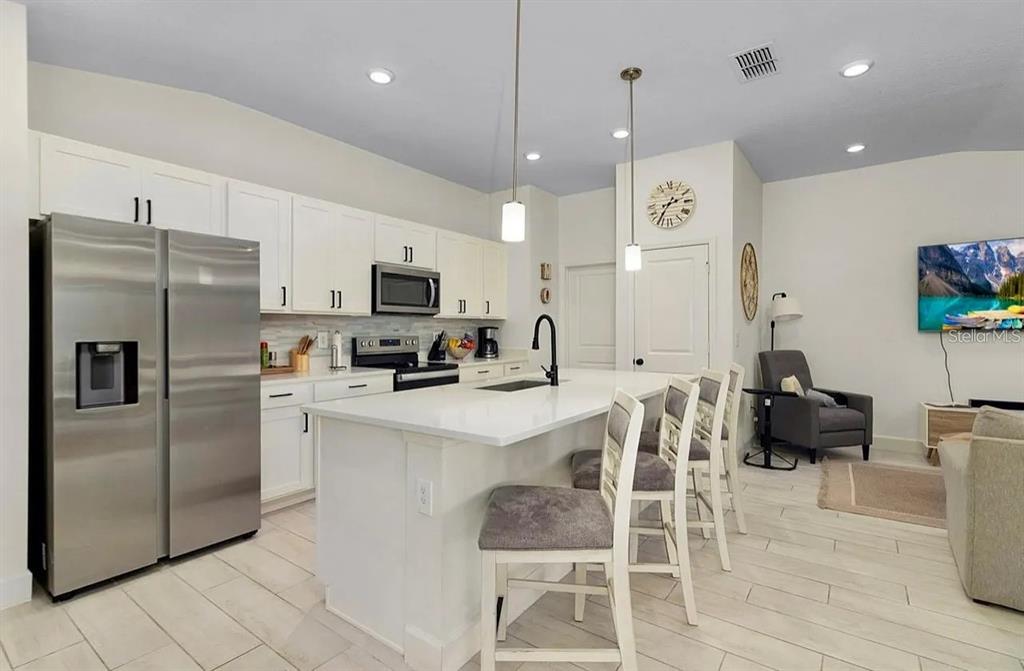1136 PAPAYA CIRCLE, DAVENPORT, FL — photo 4 of 30