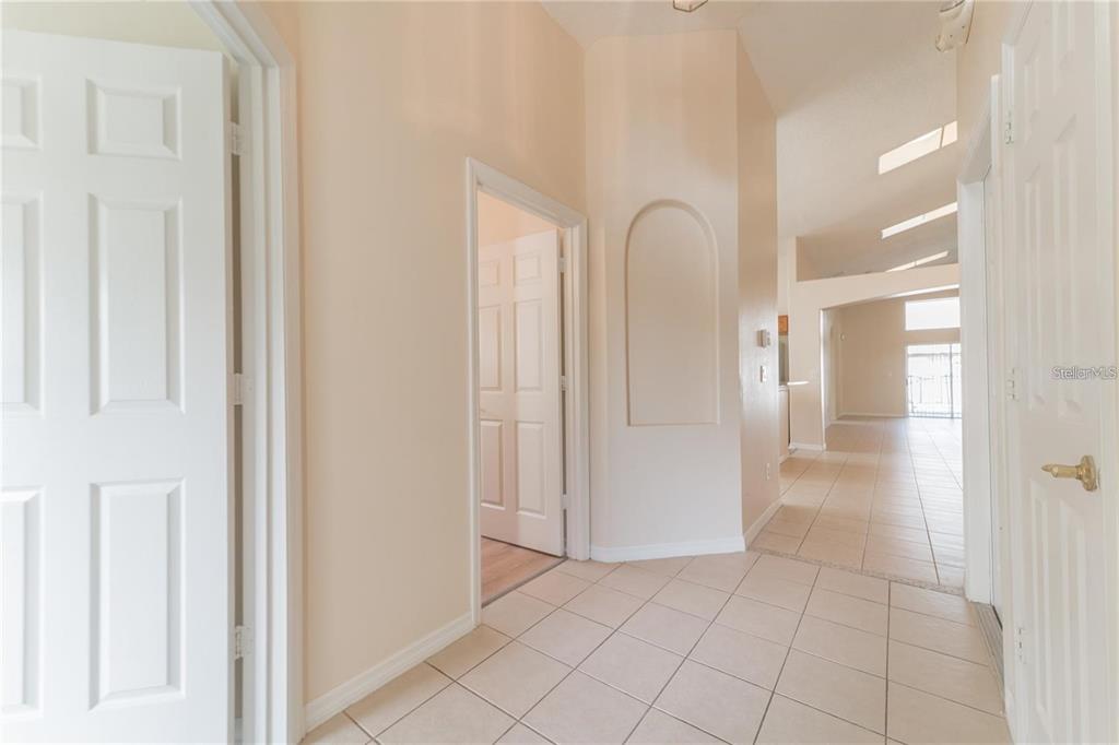 8104 SANTEE DRIVE, KISSIMMEE, FL — photo 3 of 29