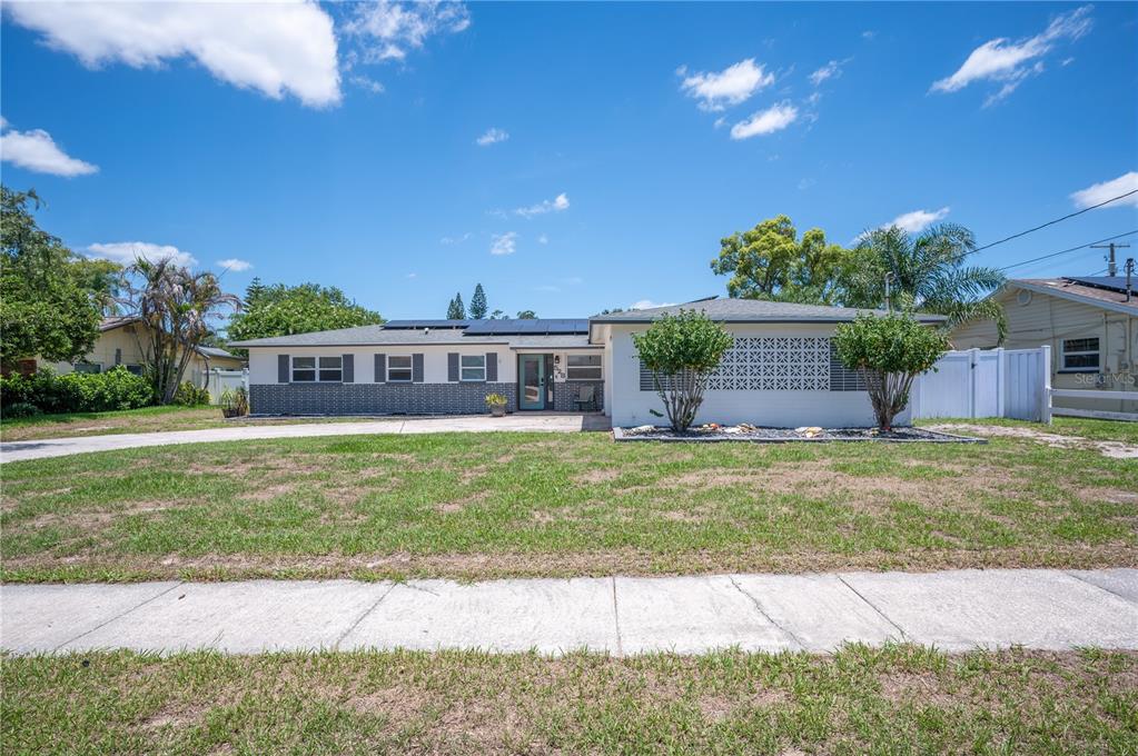 528 S LARRY CIRCLE
