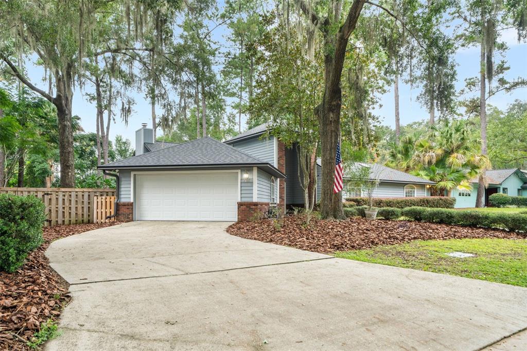 2712 NW 29TH PLACE, GAINESVILLE, FL — photo 2 of 30