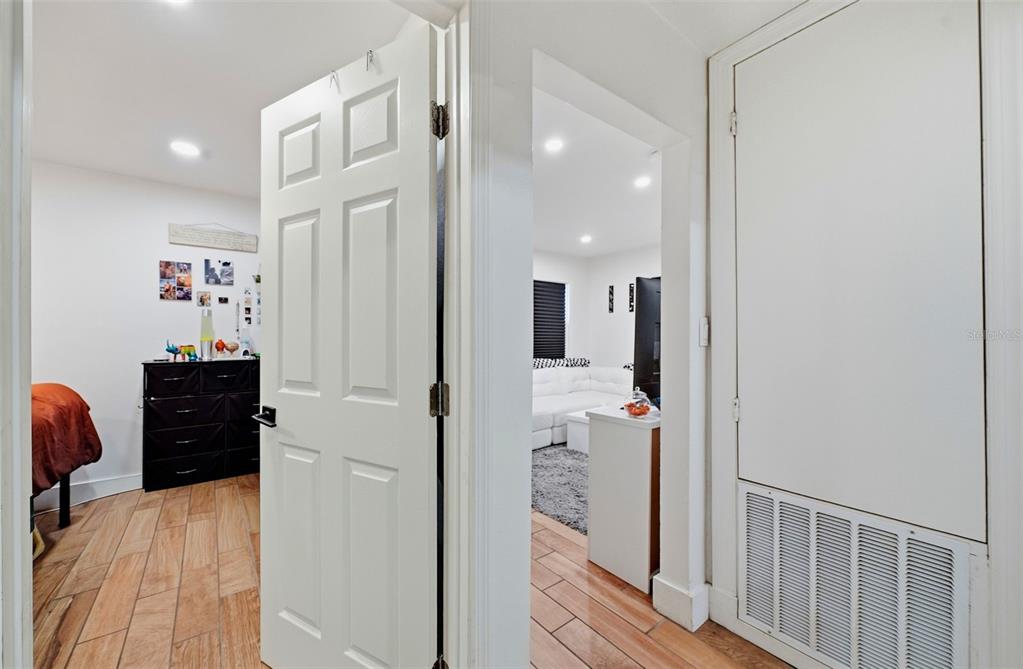 3311 E ELLICOTT STREET, TAMPA, FL — photo 4 of 30
