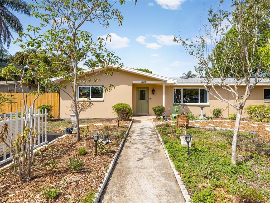 2086 LAKEWOOD DRIVE
