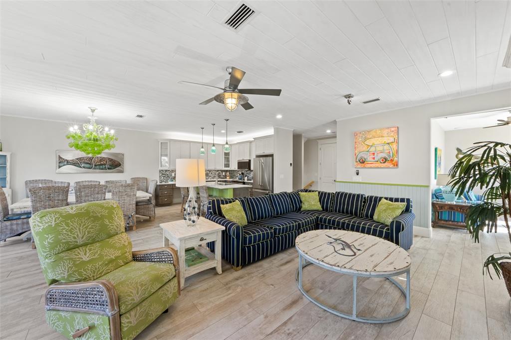 106 81ST STREET, HOLMES BEACH, FL — photo 5 of 30