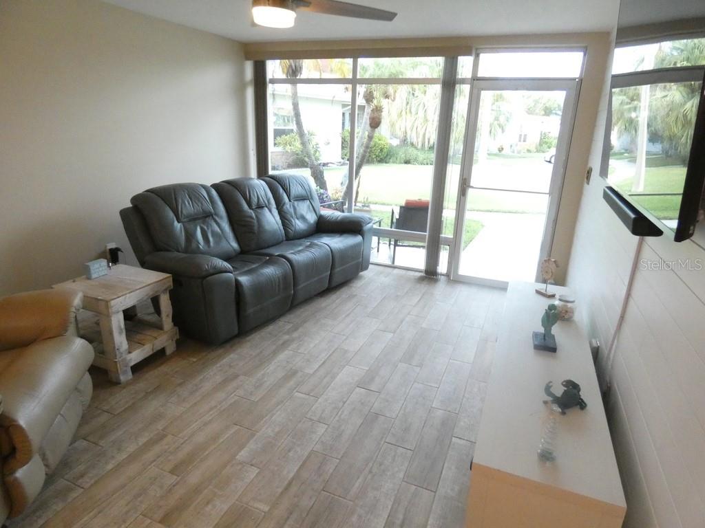 4322 TAHITIAN GARDENS CIRCLE UNIT B, HOLIDAY, FL — photo 4 of 36