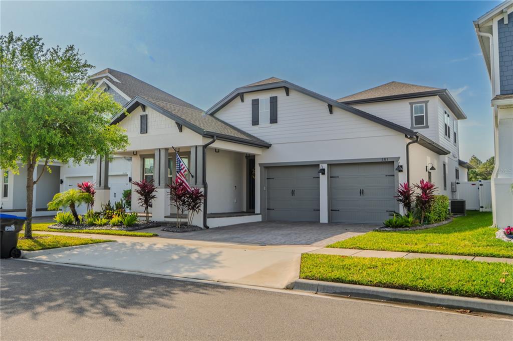 15313 LEBEAU LOOP