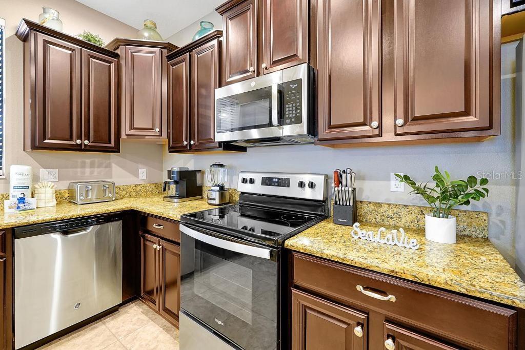 1452 MYRTLEWOOD STREET, DAVENPORT, FL — photo 4 of 30