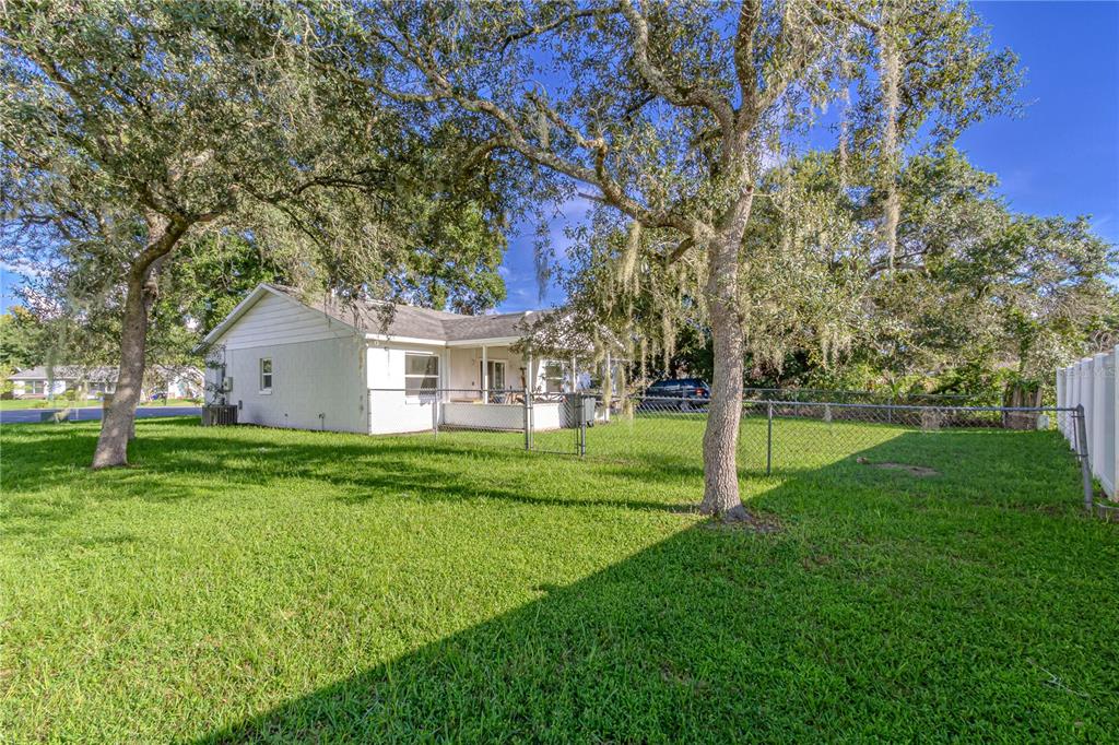 108 SUGAR MAPLE COURT, SANFORD, FL — photo 2 of 16