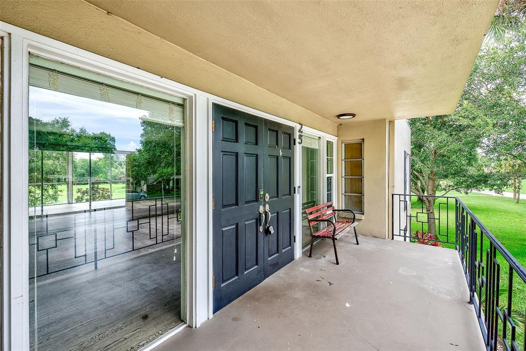 25 COUNTRY CLUB DRIVE, LARGO, FL — photo 2 of 30