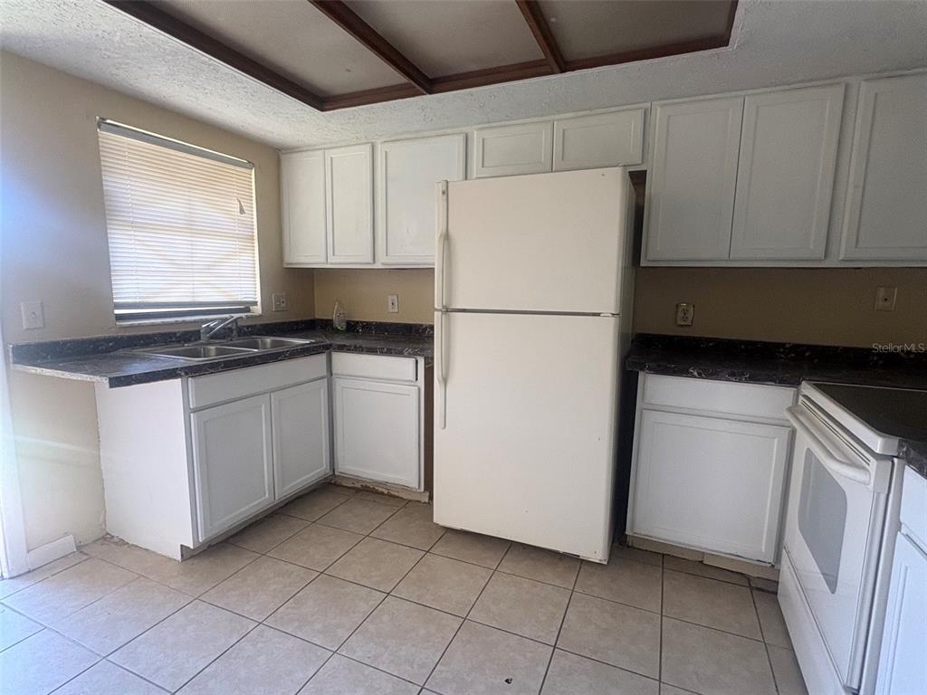 12723 LOCKEY LANE, TAMPA, FL — photo 3 of 17