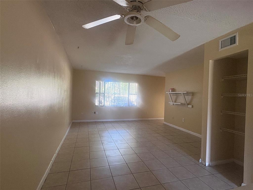 12723 LOCKEY LANE, TAMPA, FL — photo 4 of 17
