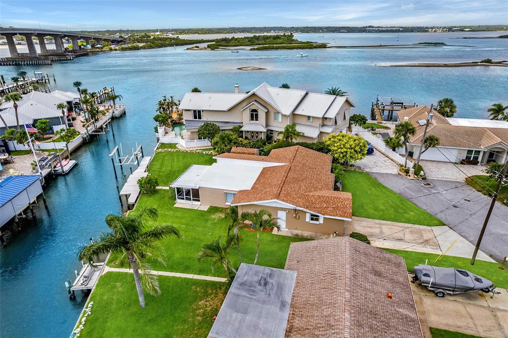10 VENETIAN CIR