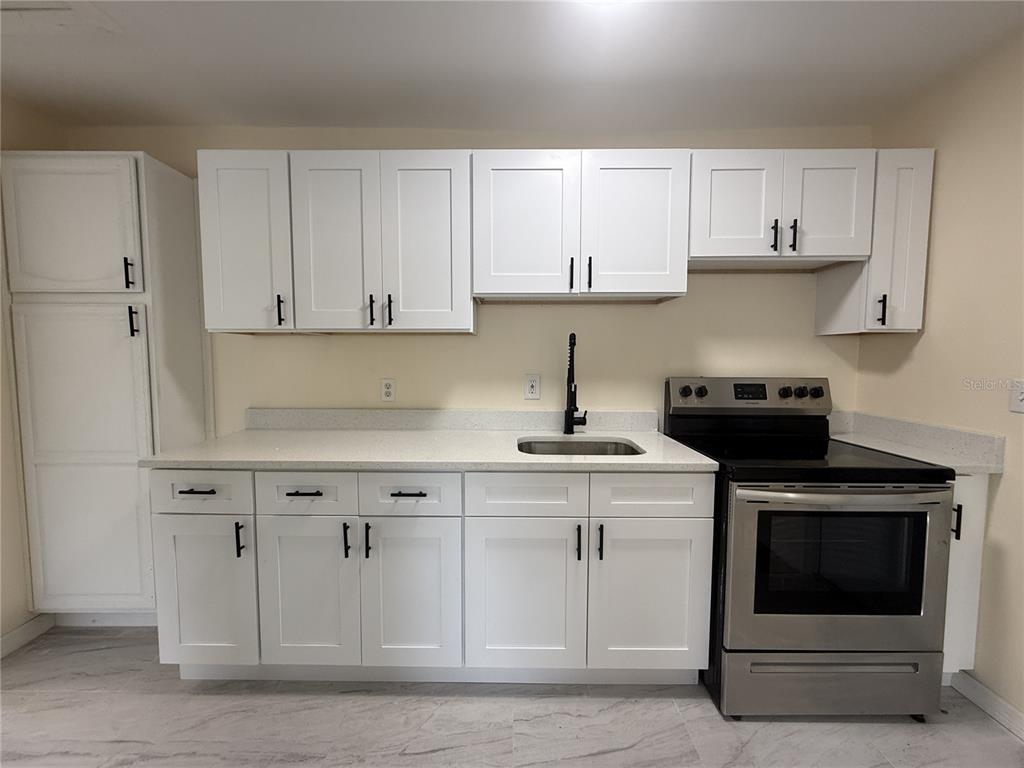 5680 28TH STREET N UNIT D5, ST PETERSBURG, FL — photo 4 of 8