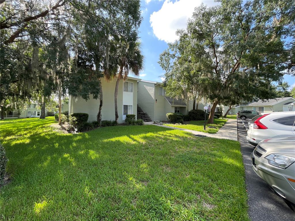 586 BAHIA CIRCLE UNIT B