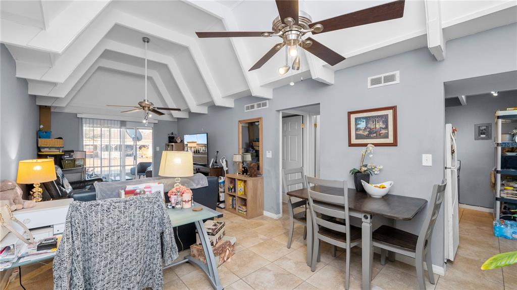4311 CLUB CIRCLE, LAKESHORE, FL — photo 5 of 38