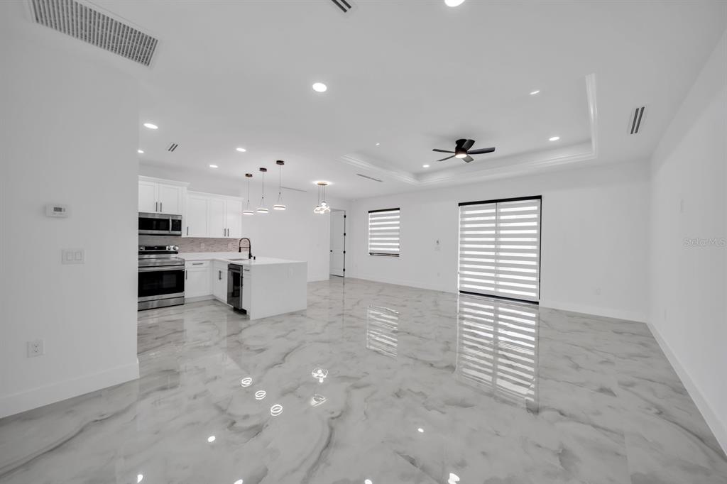 325 LERUTH AVENUE, LEHIGH ACRES, FL — photo 5 of 30