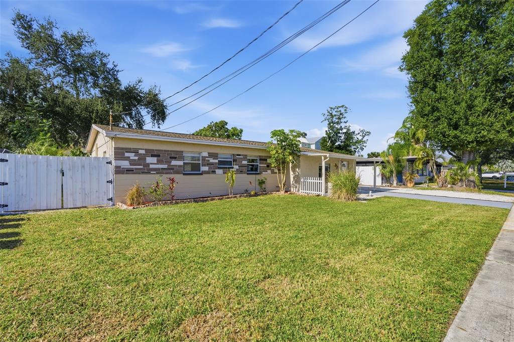 318 COUNTRY CLUB DRIVE