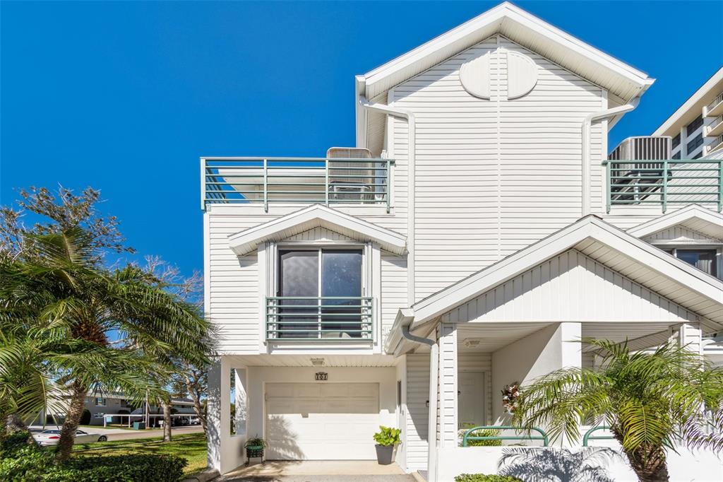 320 ISLAND WAY UNIT 101
