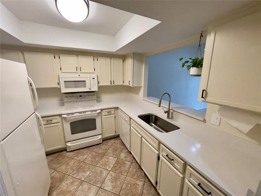 253 S WILDERNESS POINT UNIT 14B, CASSELBERRY, FL — photo 2 of 20