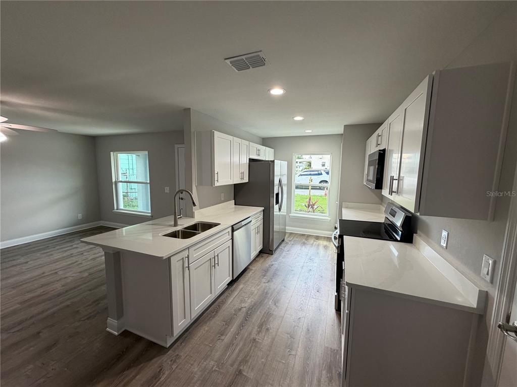 306 SW 1ST AVE, MULBERRY, FL — photo 3 of 18
