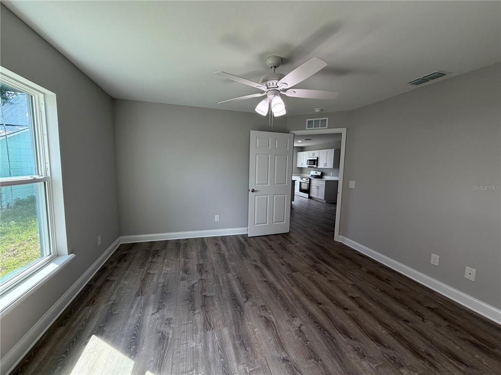 306 SW 1ST AVE, MULBERRY, FL — photo 5 of 18