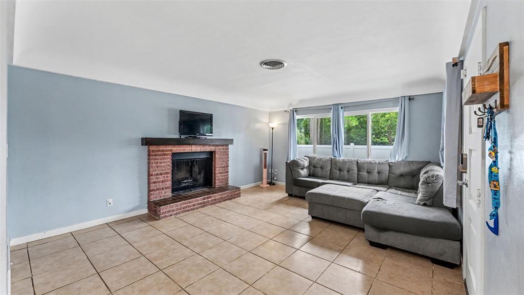 1330 AUBURN STREET, LAKELAND, FL — photo 3 of 30