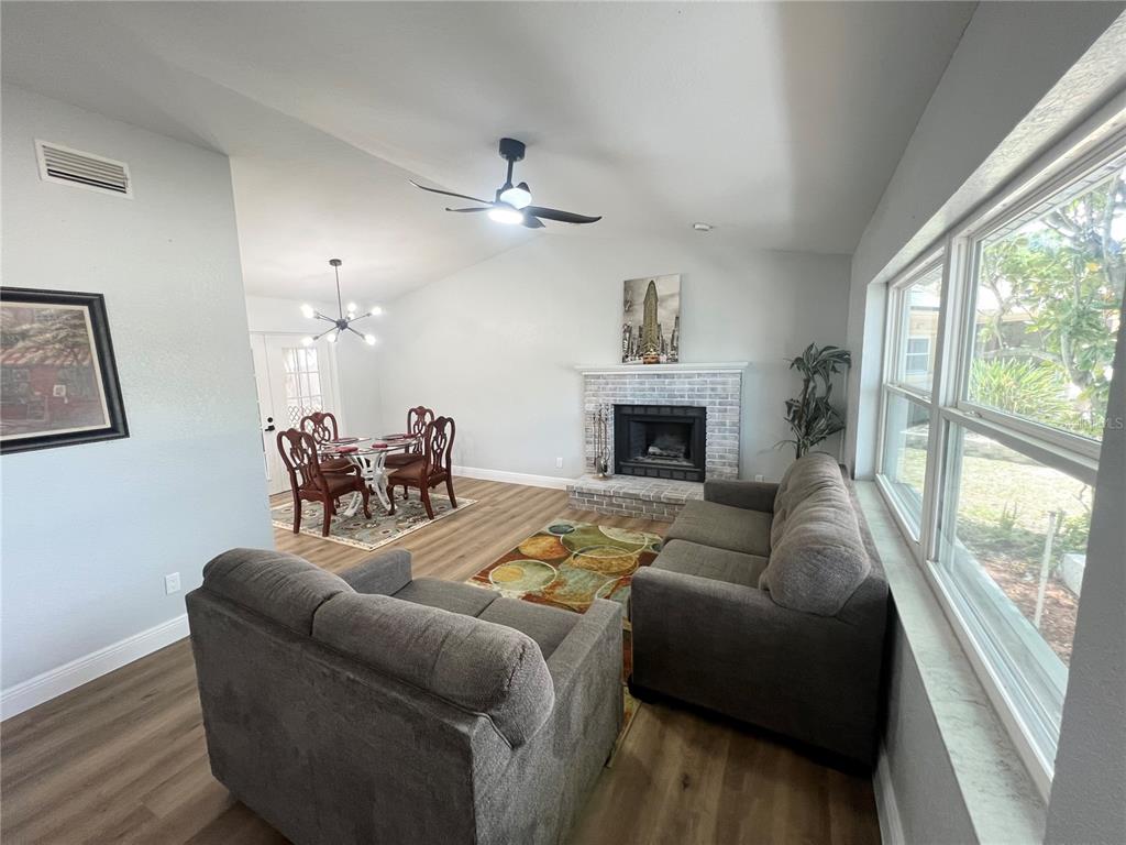 12195 71ST WAY, LARGO, FL — photo 4 of 25