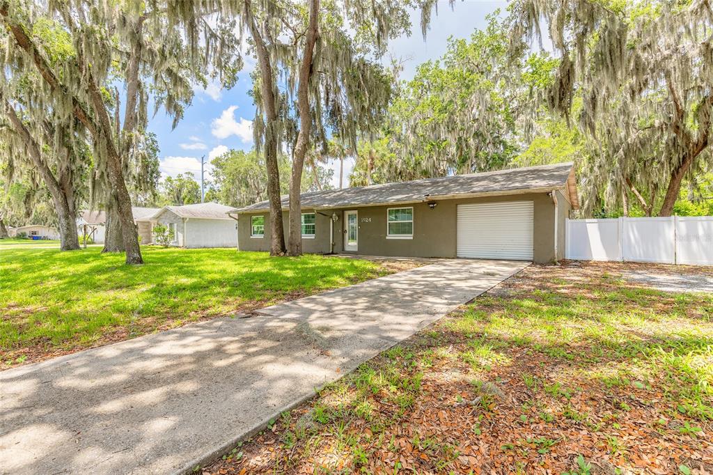 1624 QUEEN PALM DRIVE