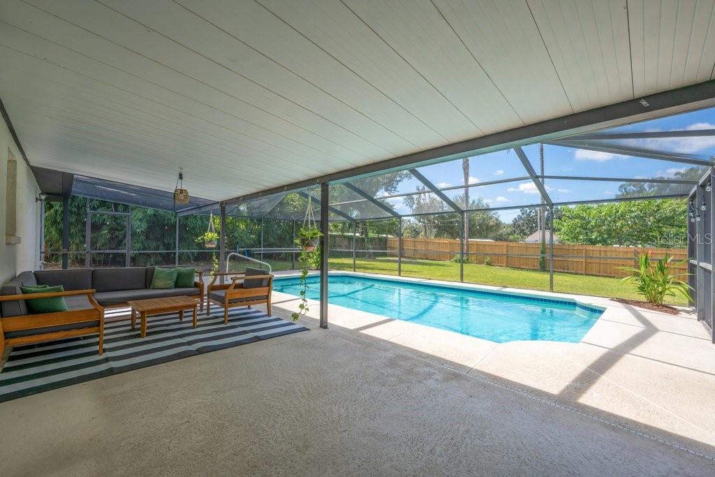 2223 ARCH MCDONALD DRIVE, DOVER, FL — photo 2 of 30