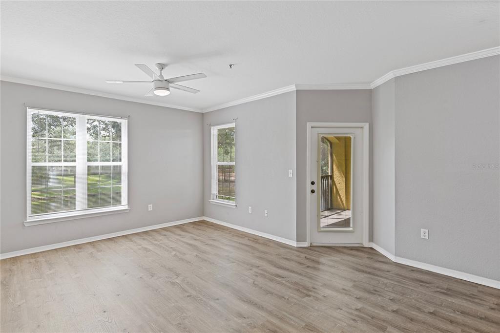 10105 COURTNEY OAKS CIRCLE UNIT 203, TAMPA, FL — photo 2 of 30