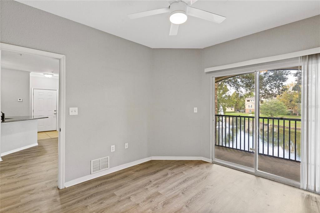 10105 COURTNEY OAKS CIRCLE UNIT 203, TAMPA, FL — photo 4 of 30