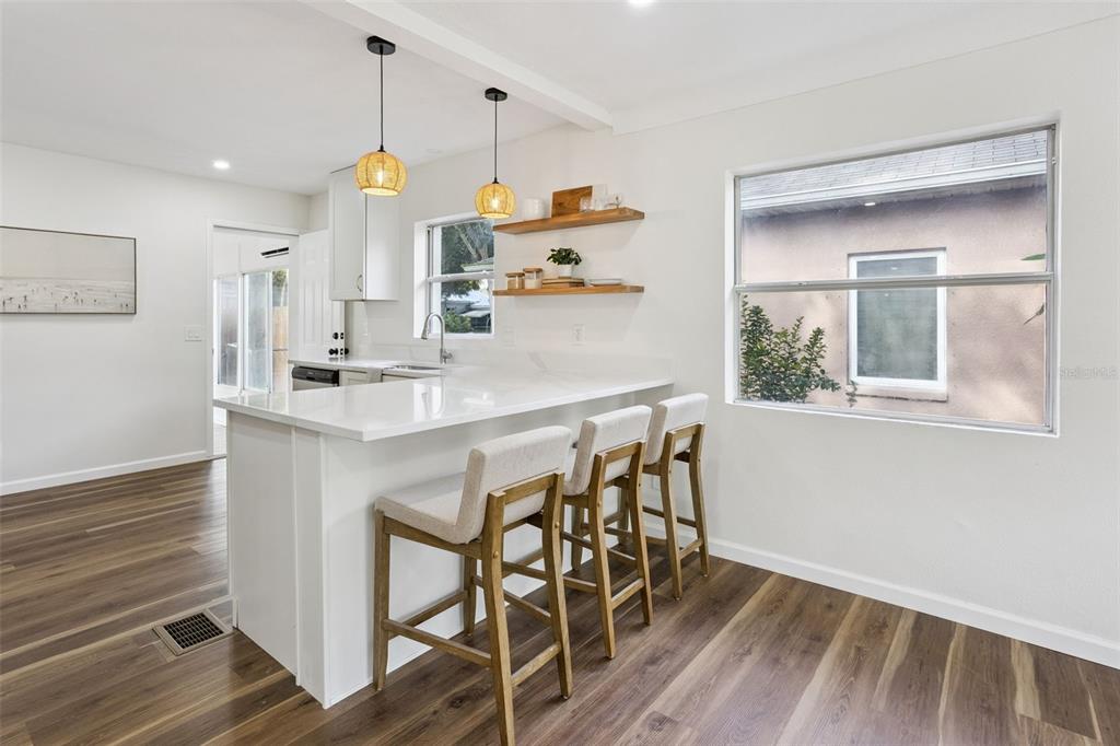 4050 IRIS STREET N, ST PETERSBURG, FL — photo 5 of 30