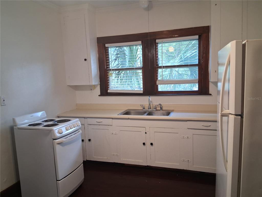 472 CLEARWATER LARGO ROAD N, LARGO, FL — photo 4 of 11