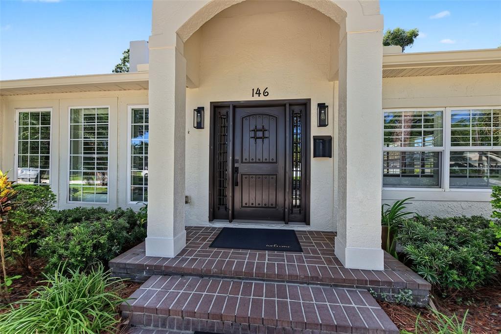 146 33RD AVENUE N, ST PETERSBURG, FL — photo 2 of 37