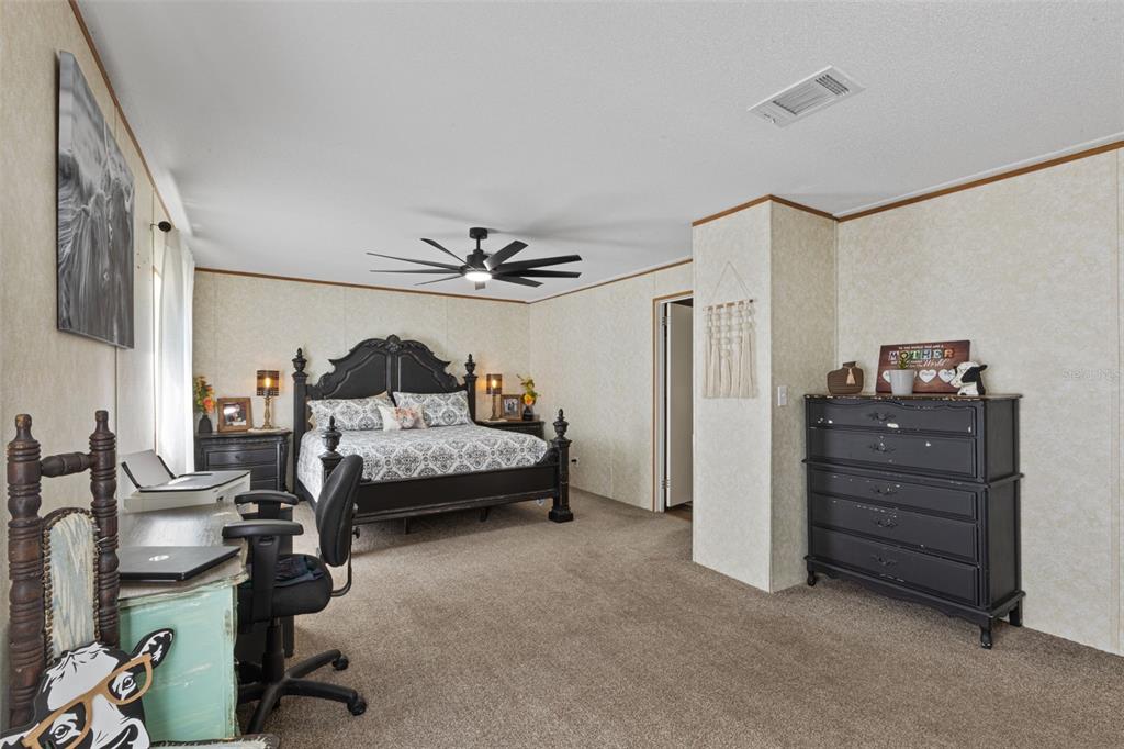 140 SW SPAULDING COURT, FORT WHITE, FL — photo 4 of 30