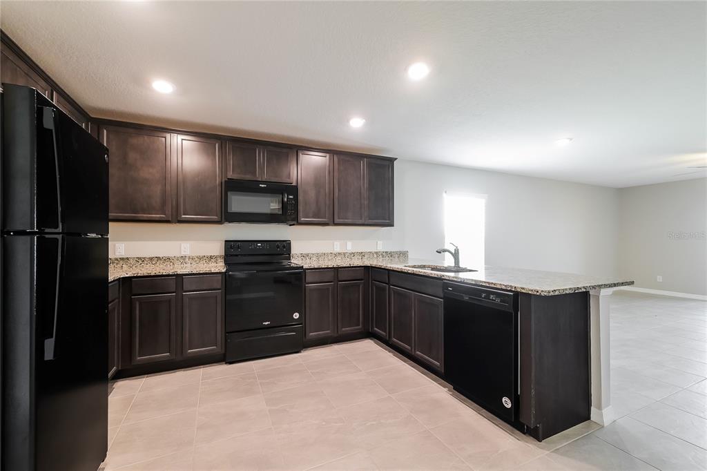 1571 SWAN LAKE CIRCLE, DUNDEE, FL — photo 5 of 15