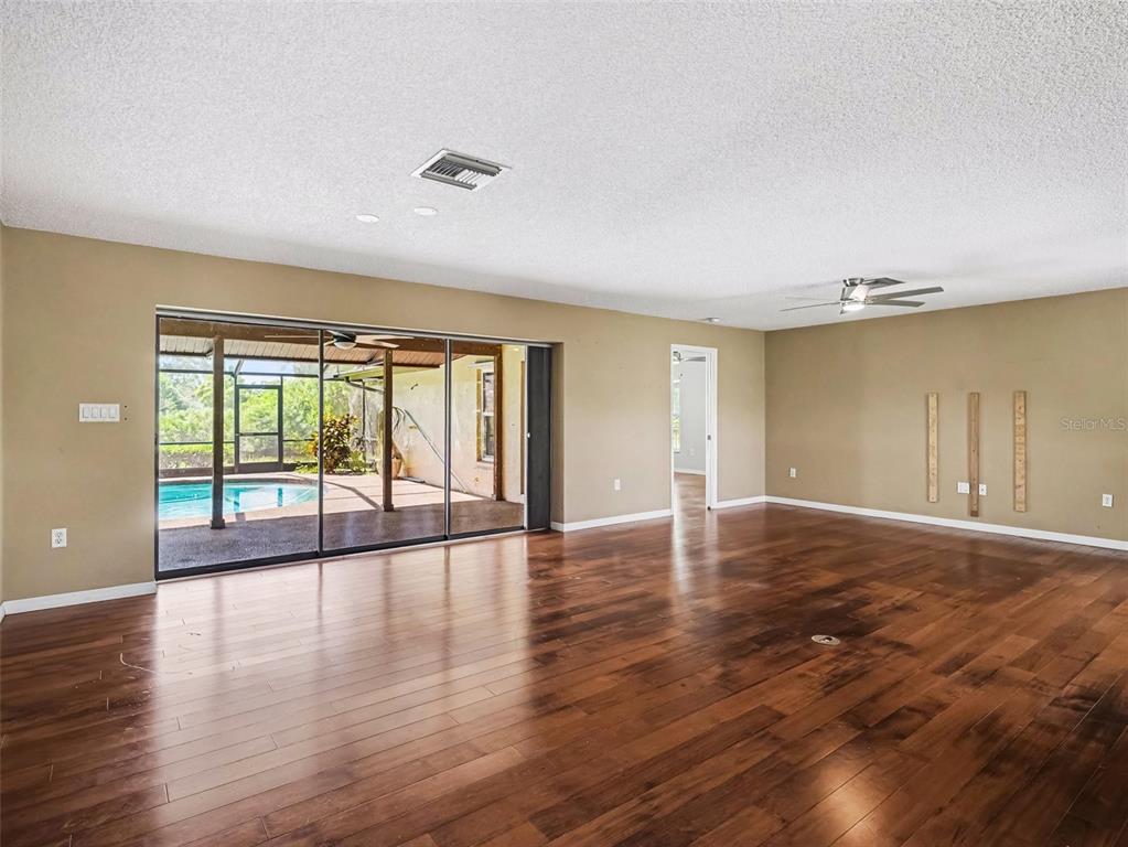 4375 SEDLEY LANE, SARASOTA, FL — photo 3 of 30