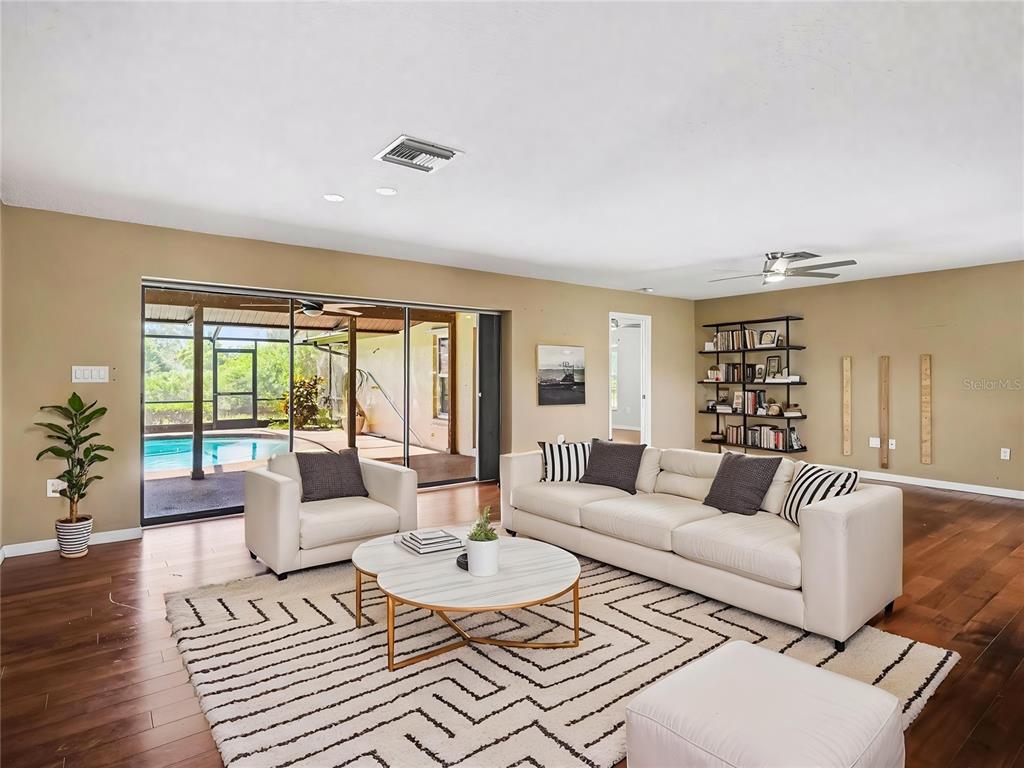 4375 SEDLEY LANE, SARASOTA, FL — photo 4 of 30