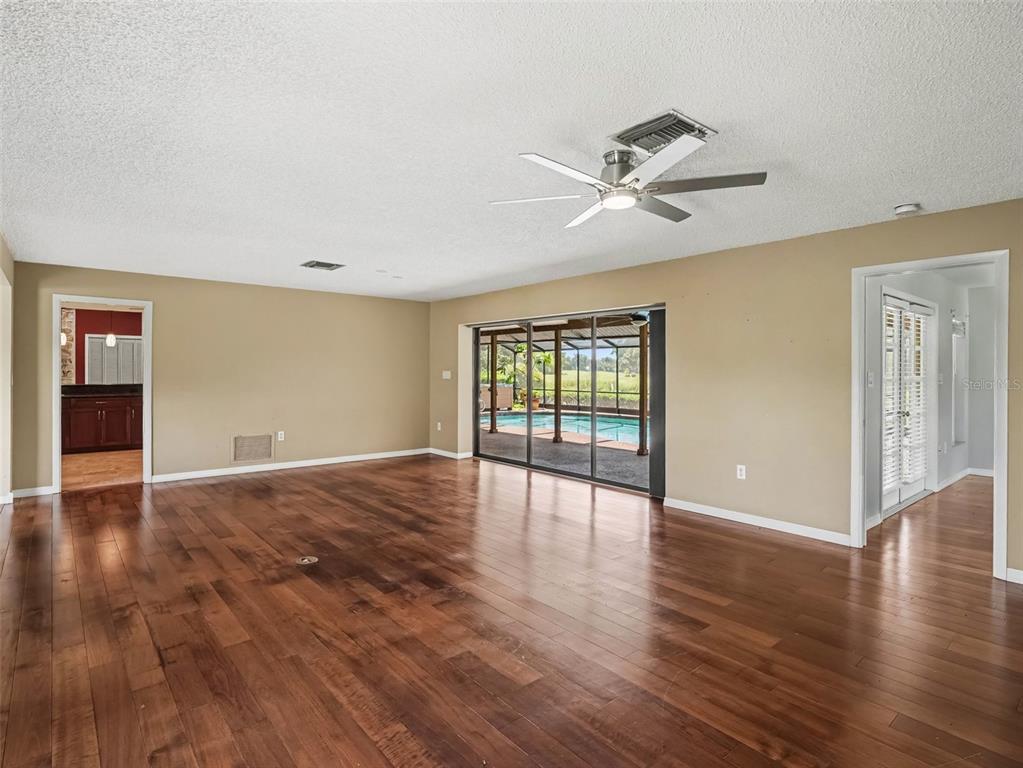 4375 SEDLEY LANE, SARASOTA, FL — photo 5 of 30