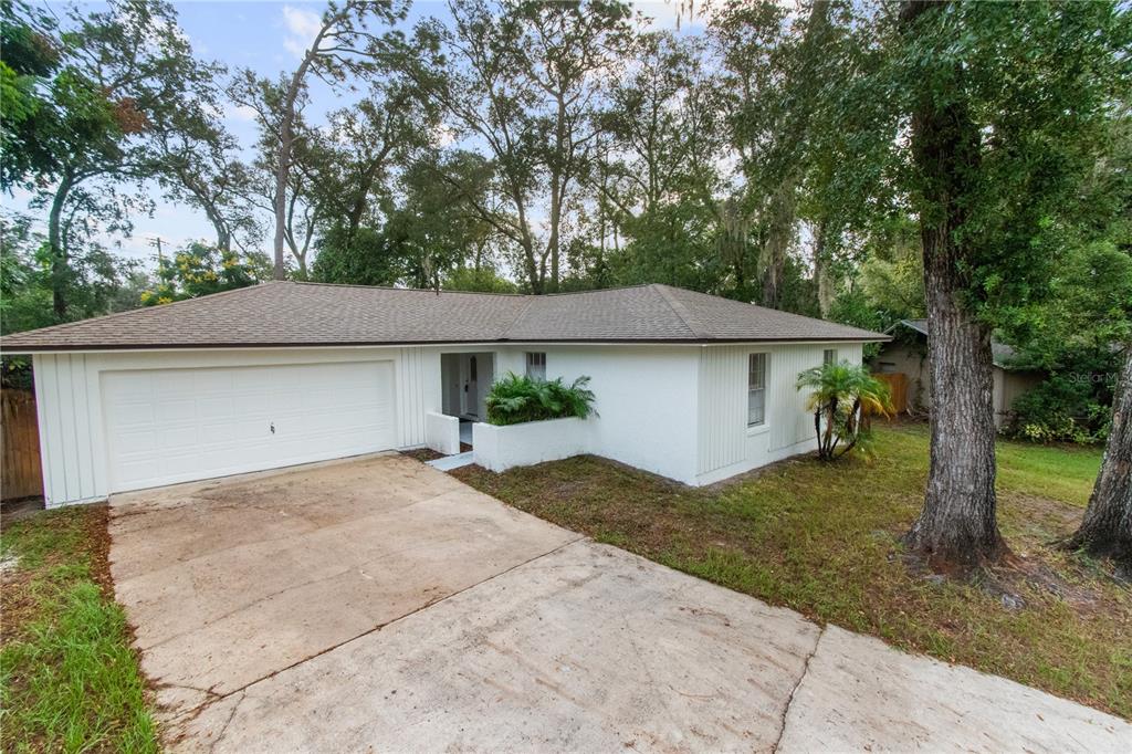 905 LEVEE COURT
