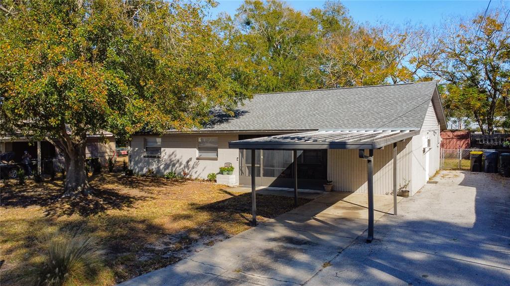 220 E LAWSON DRIVE